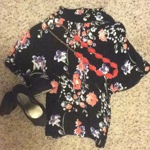 Floral boutique top